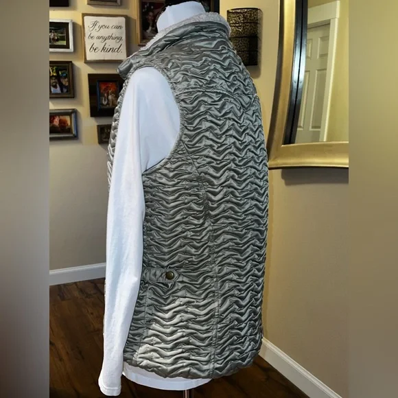 Cowgirl Up Puffer Vest - Picture 5 of 9